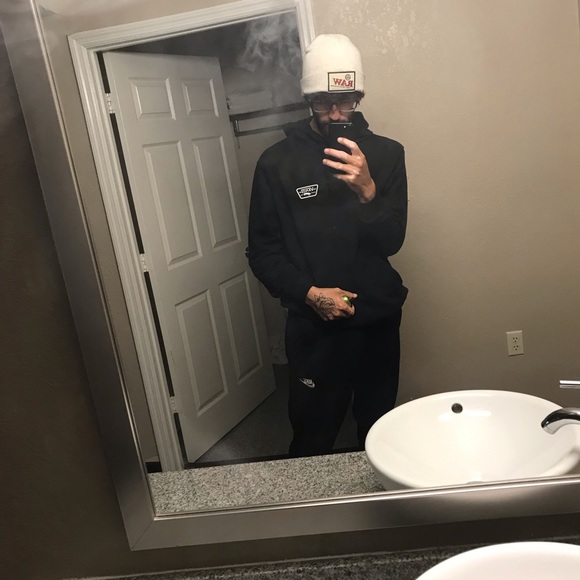 Meet your Posher, Blake - Picture 4 of 8